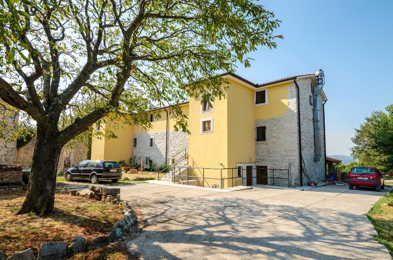 Villa Calussovo Ripenda Kras Экстерьер фото